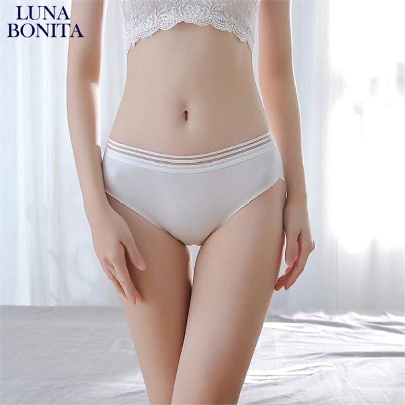 Women' Panties Sexy Lace Underwear Large Size Cotton Mid-Waist Underpants Lightweight Breathable Briefs Ladies Thin Lingerie, White
Women' Panties Sexy Lace Underwear Large Size Cotton Mid-Waist Underpants Lightweight Breathable Briefs Ladies Thin Lingerie, White