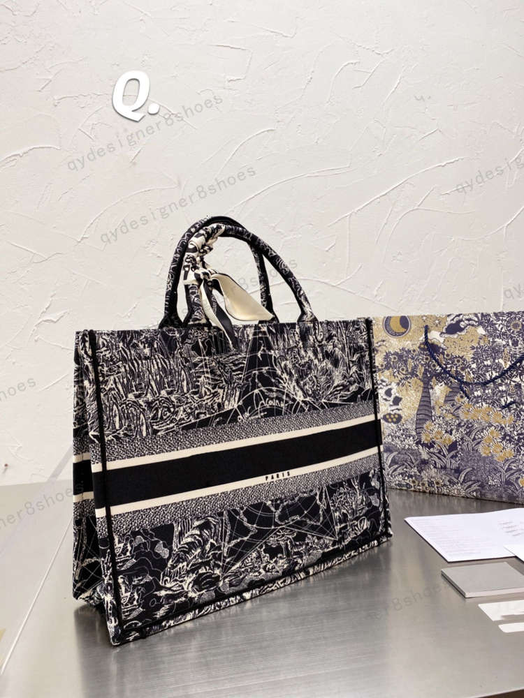2021 bag early spring tie-dye embroidery shopping Tote with silk scarf handbag shoulder 9 colors, For transportation
2021 bag early spring tie-dye embroidery shopping Tote with silk scarf handbag shoulder 9 colors, For transportation