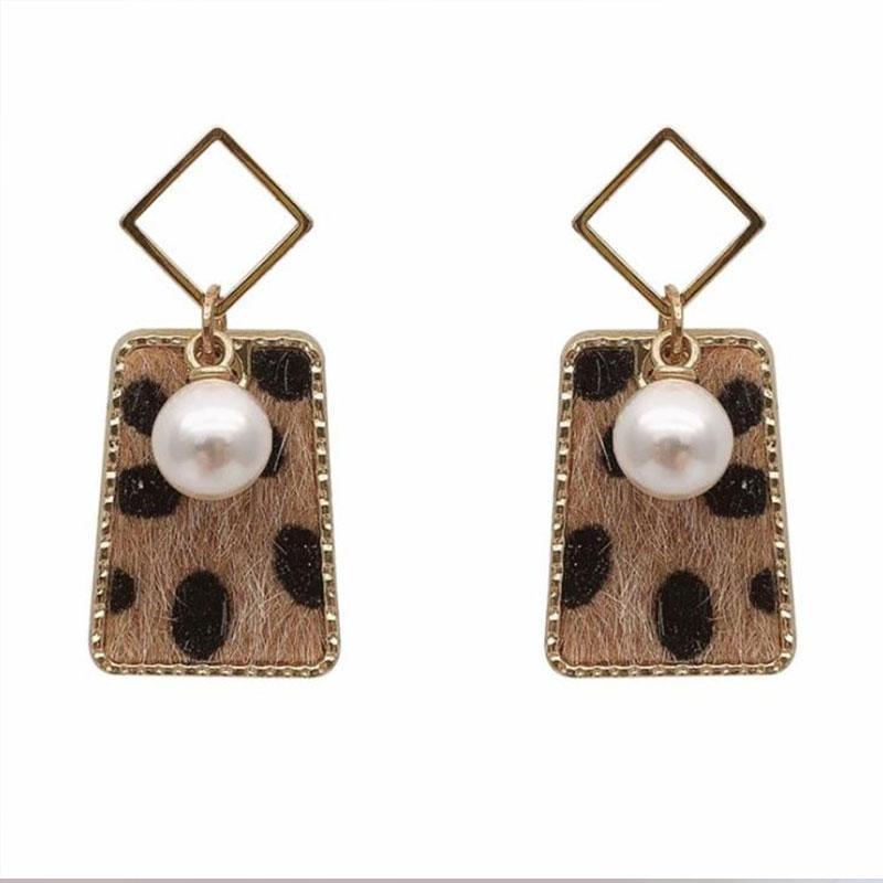 Korean Simple Style Square Earrings For Women Dangle Pearl Winter Temperament Trendy Luxury Wedding Jewelry
Korean Simple Style Square Earrings For Women Dangle Pearl Winter Temperament Trendy Luxury Wedding Jewelry
