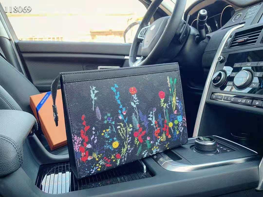 2021 design high quality hand bag, old flower + Fashion craft pattern, size 20cm, 3 27cm*18cm*6cm
2021 design high quality hand bag, old flower + Fashion craft pattern, size 20cm, 3 27cm*18cm*6cm