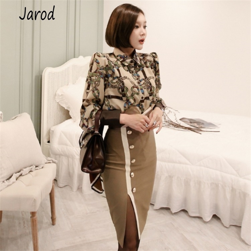Formal Women 2 Piece Set Autumn Chiffon printing Long sleeve Blouse Tops+High waist split Pencil Bodycon skirts Work Suits 210519, Picture color
Formal Women 2 Piece Set Autumn Chiffon printing Long sleeve Blouse Tops+High waist split Pencil Bodycon skirts Work Suits 210519, Picture color