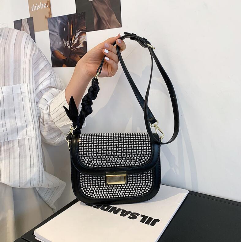 Factory wholesale women handbag personalized rivet messenger bag street fashion Diamonds handbags sweet and lovely Ribbons bow shoulder bags
Factory wholesale women handbag personalized rivet messenger bag street fashion Diamonds handbags sweet and lovely Ribbons bow shoulder bags