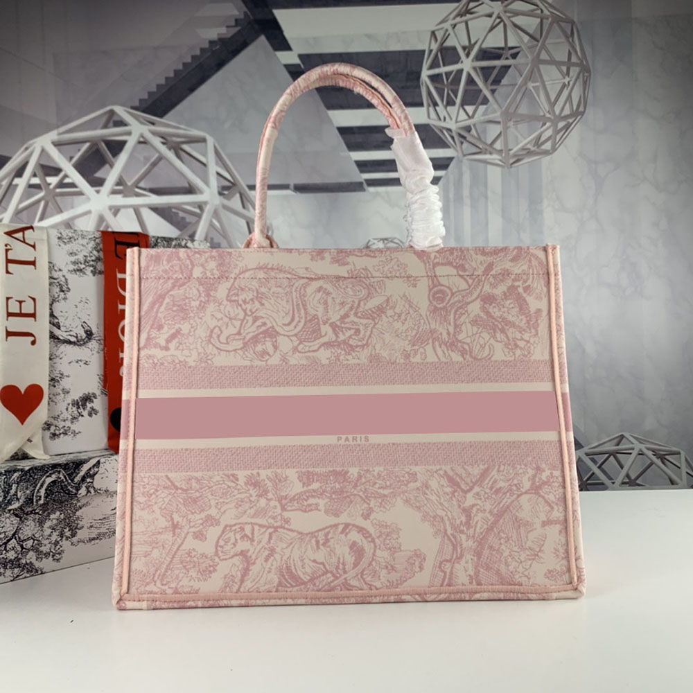 Designer bag Fashion printed woman dinner baga wamen tote bags retro print embroidery craft waman hand wrap two sizes
Designer bag Fashion printed woman dinner baga wamen tote bags retro print embroidery craft waman hand wrap two sizes
