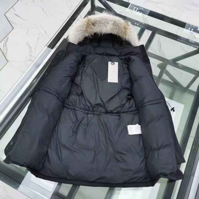 Top quality Designer The Women's Down jacket femme coats winter Parkas Real wolf Fur Collar White Duck Outerwear Coat women of fashion jackets, Box
Top quality Designer The Women's Down jacket femme coats winter Parkas Real wolf Fur Collar White Duck Outerwear Coat women of fashion jackets, Box
