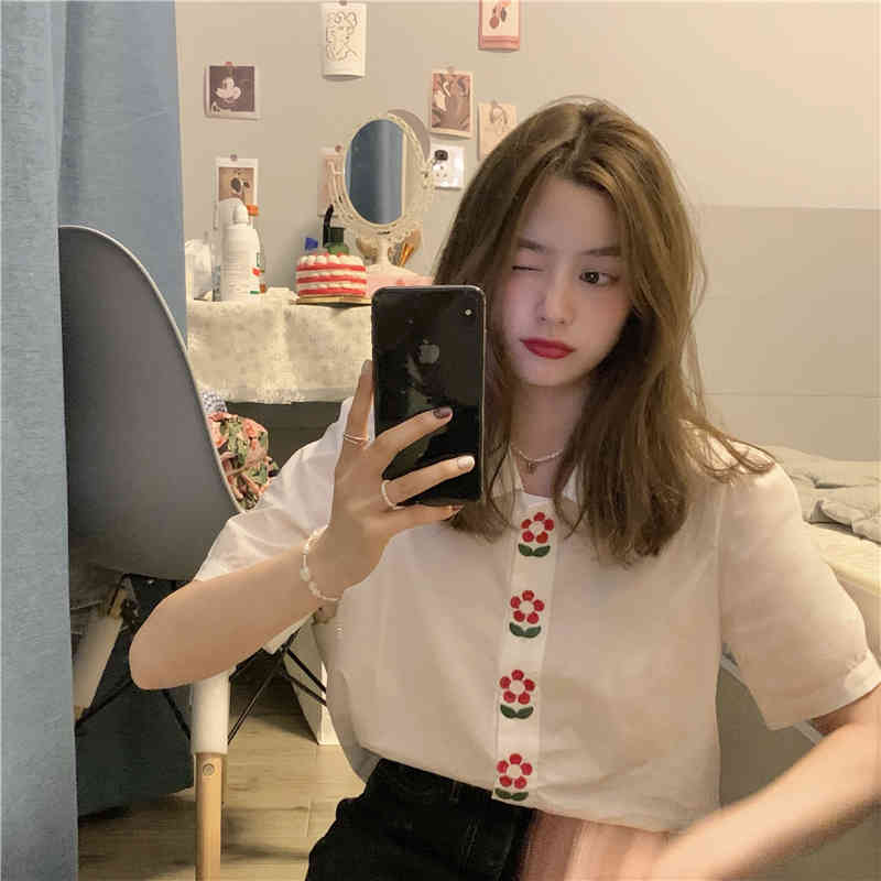Korea Summer Women's lapel Blouse Sweet Embroidery Puff Short Sleeve Casual Shirt Female Fashion Clothes 210519