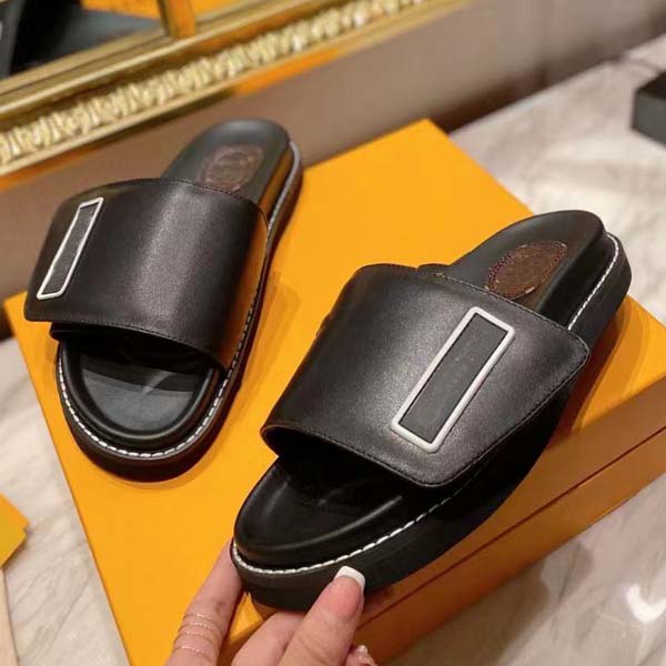 High Quality Woman Men Slipper Designer Fashion Sandals Super Star Flat Casual Slippers Genuine Leather Flip Flops Size 35-45 With box, Brown
High Quality Woman Men Slipper Designer Fashion Sandals Super Star Flat Casual Slippers Genuine Leather Flip Flops Size 35-45 With box, Brown