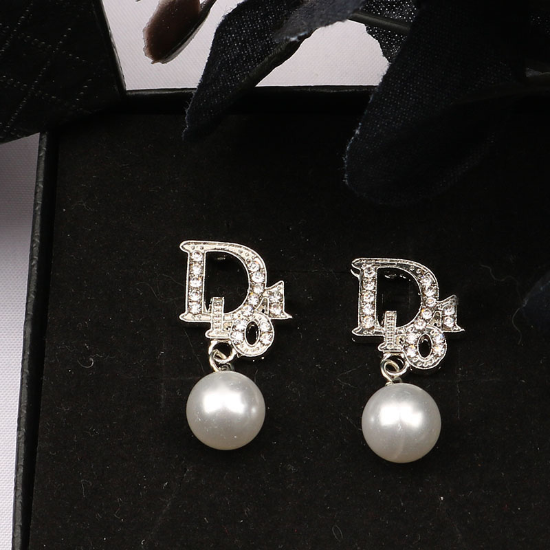 Simple 18K Gold Plated 925 Silver Luxury Brand Designers Letters Stud Classical Geometric Women Crystal Rhinestone Pearl Earring Wedding Party Jewerlry 2Colors
Simple 18K Gold Plated 925 Silver Luxury Brand Designers Letters Stud Classical Geometric Women Crystal Rhinestone Pearl Earring Wedding Party Jewerlry 2Colors