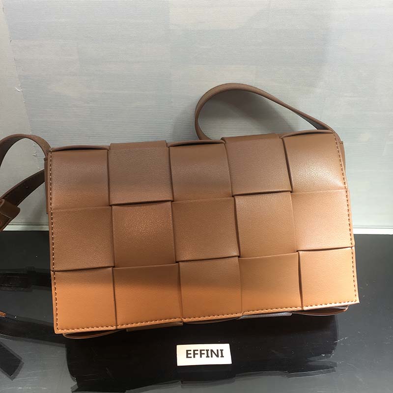 Fashion Padded Plaid Crossbody Bag Handbag Purse Luxurys Designers Women Genuine Leather Woven Flap Pillow Messenger Shoulder Bags Effini Handbags, Beige
Fashion Padded Plaid Crossbody Bag Handbag Purse Luxurys Designers Women Genuine Leather Woven Flap Pillow Messenger Shoulder Bags Effini Handbags, Beige