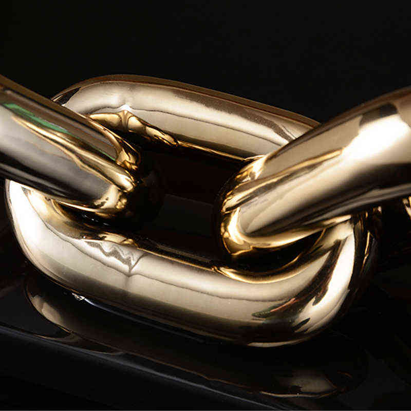 Nordic golden chain sculpture decorations office study desktop ceramic crafts Figurines Ring Chain Porcelain Home decor ornament 211108