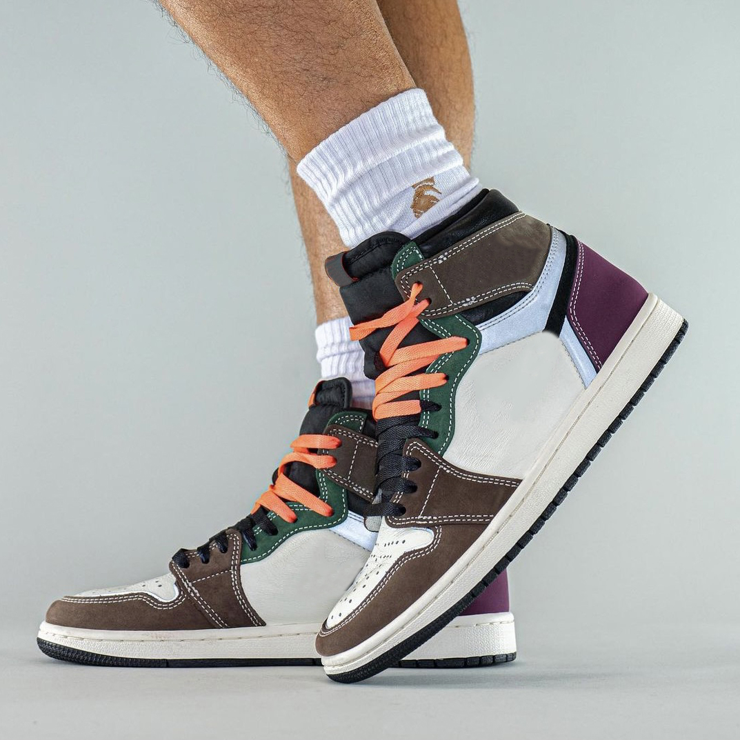 Jumpman 1 High OG Hand Crafted Mens Basketball Shoes 1s Black Archaeo Brown Dark Chocolate DH3097-001 trainers men sports sneakers Size US 7-13 With Box
Jumpman 1 High OG Hand Crafted Mens Basketball Shoes 1s Black Archaeo Brown Dark Chocolate DH3097-001 trainers men sports sneakers Size US 7-13 With Box