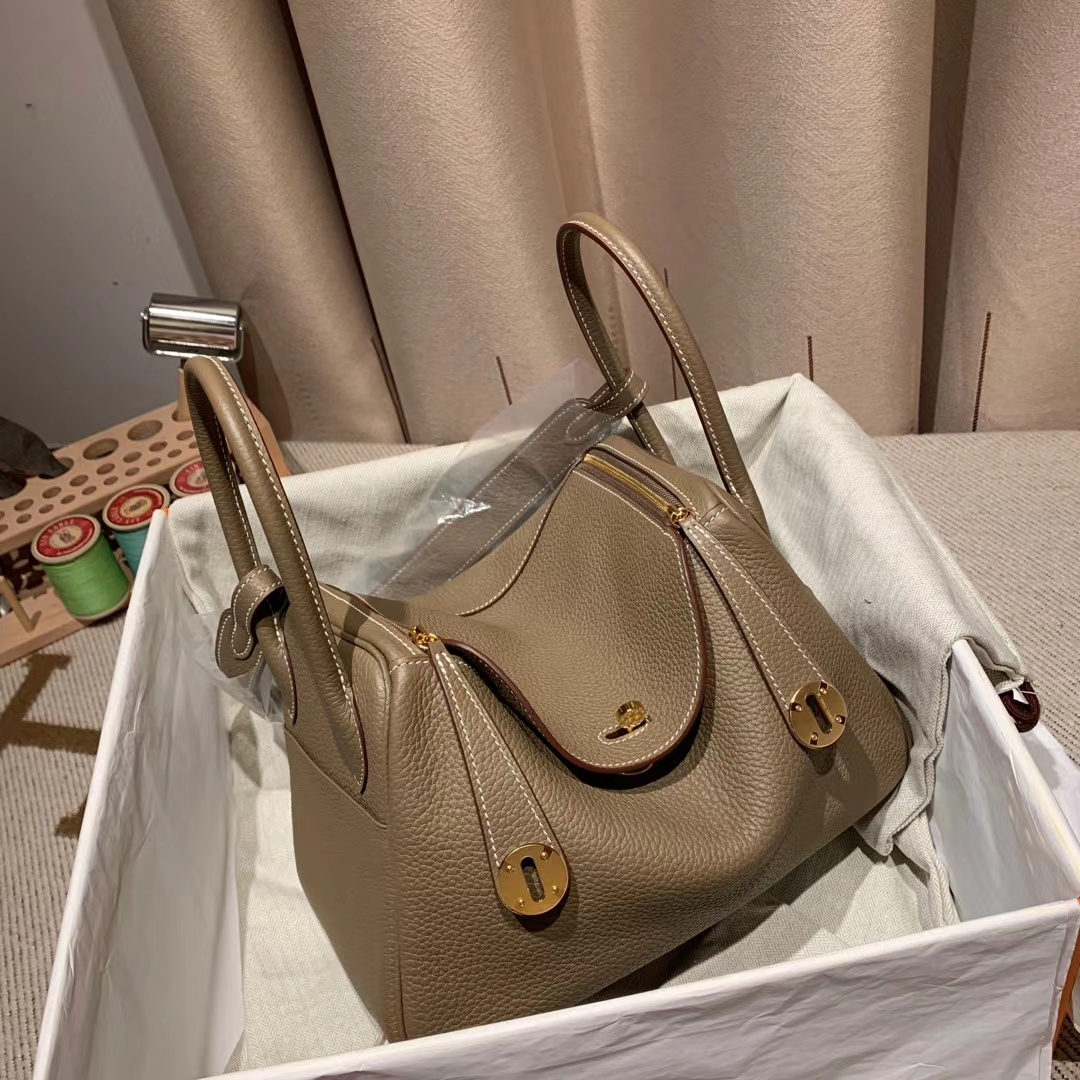 tote bag designer bag 26lindybag bags Shoulder handbag Pure handmade High quality leather goods International luxury goods, Etoupe
tote bag designer bag 26lindybag bags Shoulder handbag Pure handmade High quality leather goods International luxury goods, Etoupe