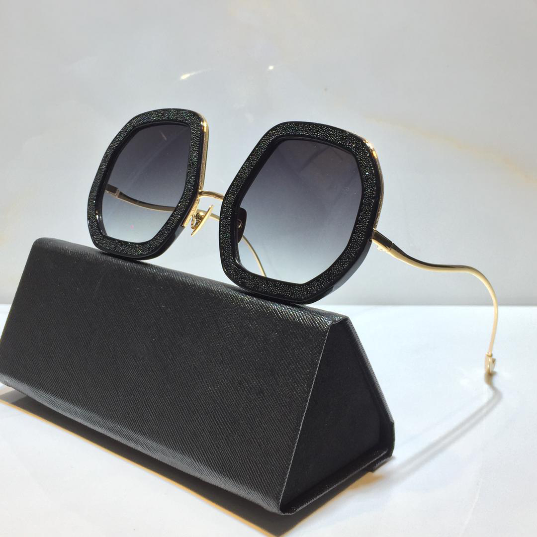 Sunglasses For Men and Women Summer ANNA beaming star blach style Anti-Ultraviolet Retro Plate Full Frame fashion Eyeglasses Random Box
