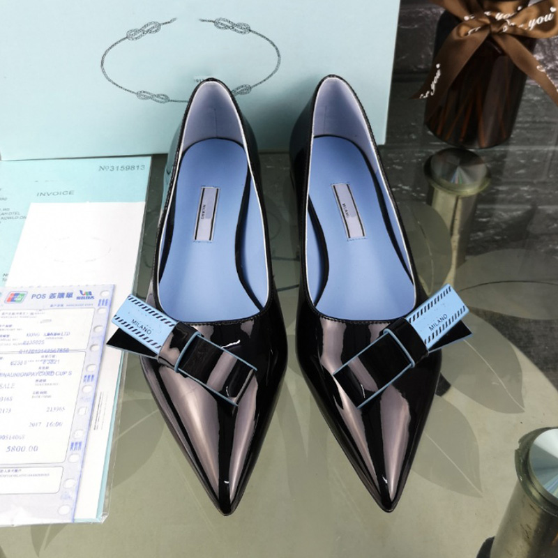 Luxurys Designers Dress Shoes Flat Heels Sandals Milano PA Women PU Lining Patent Leather Low Heel Toe Slides Designer Shoe Party Sexy Tip Bow Sandal Top Quality, Black
Luxurys Designers Dress Shoes Flat Heels Sandals Milano PA Women PU Lining Patent Leather Low Heel Toe Slides Designer Shoe Party Sexy Tip Bow Sandal Top Quality, Black