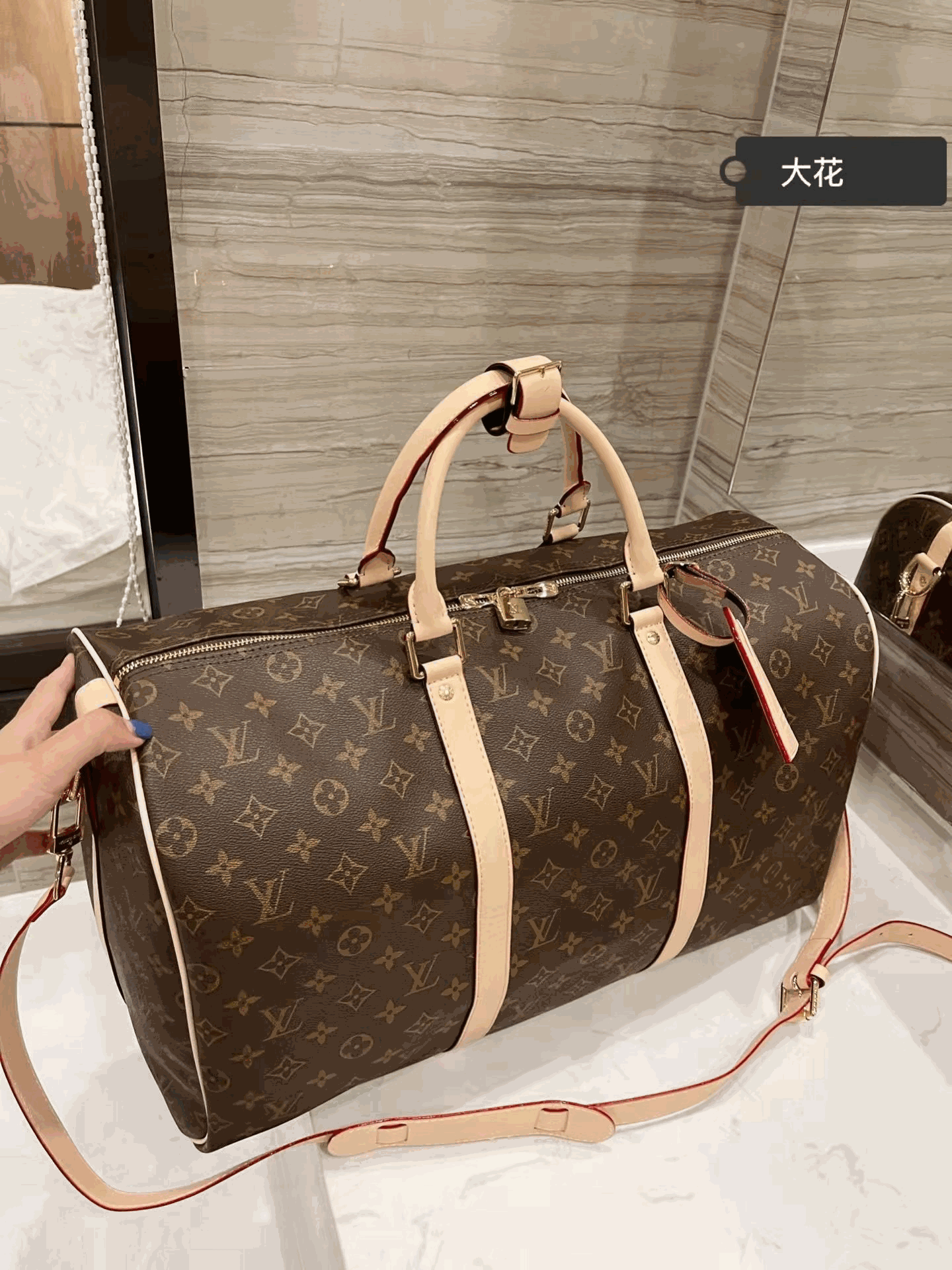 GG's LOUIS'S VUTTON'S Designers fashion duffel bags luxury men female travel bags large capacity holdall carry on luggage
GG's LOUIS'S VUTTON'S Designers fashion duffel bags luxury men female travel bags large capacity holdall carry on luggage