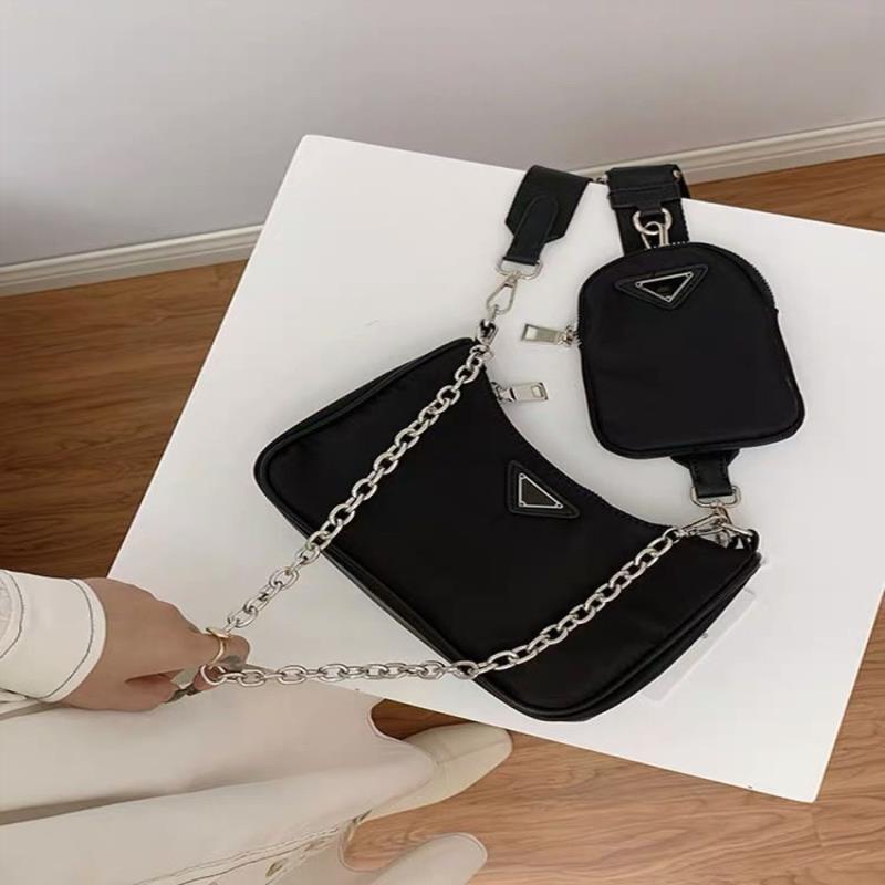 2021 Quality Purses Totes Nylon High Luxury Bag Handbags Wallet Women Bags Plain Bags Hobo Designer Two-tone Fashion Crossbody Shoulder Vftl, Red;black
2021 Quality Purses Totes Nylon High Luxury Bag Handbags Wallet Women Bags Plain Bags Hobo Designer Two-tone Fashion Crossbody Shoulder Vftl, Red;black