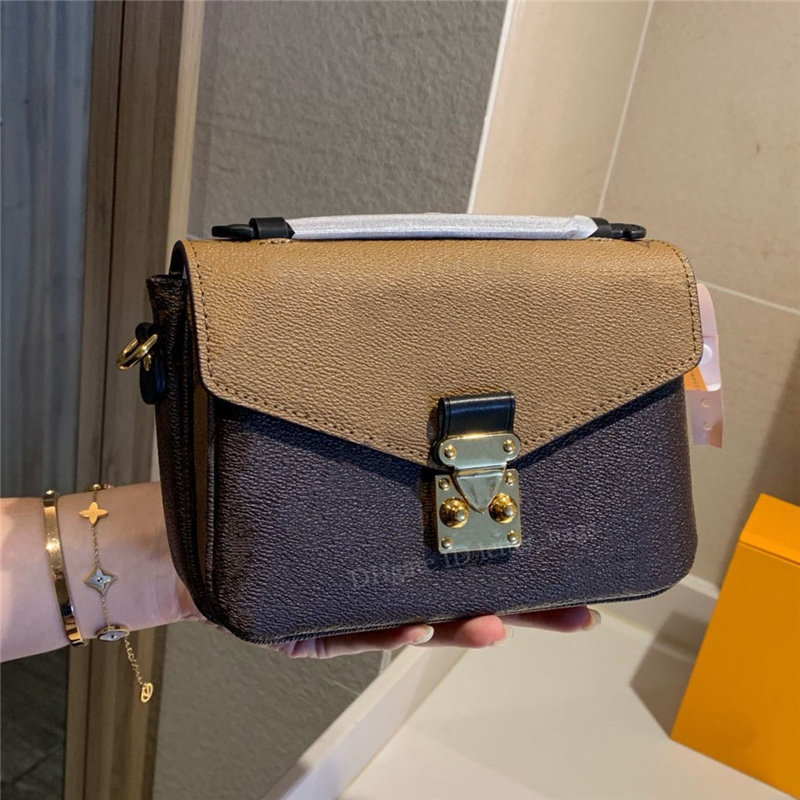2021 Luxury Designer Lady Fashion Handbags Shoulder Bags Plain Hardware Satchel Messenger Bag Interior Slot Pocket Women Cross Body Handbag Totes Purse Wallets, Color z
2021 Luxury Designer Lady Fashion Handbags Shoulder Bags Plain Hardware Satchel Messenger Bag Interior Slot Pocket Women Cross Body Handbag Totes Purse Wallets, Color z