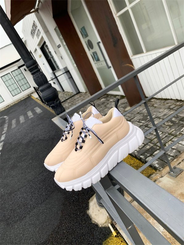 Prad 2021 Glitter designer shoes luxury sneaker with studs stripe best quality famous embroidered for women silver shoes, Choose the color
Prad 2021 Glitter designer shoes luxury sneaker with studs stripe best quality famous embroidered for women silver shoes, Choose the color