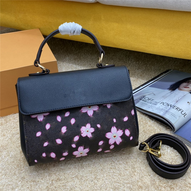 2021 Hot Locky Handbag Canvas With Leather BB Black Size:25*20*10 V-068 
2021 Hot Locky Handbag Canvas With Leather BB Black Size:25*20*10 V-068