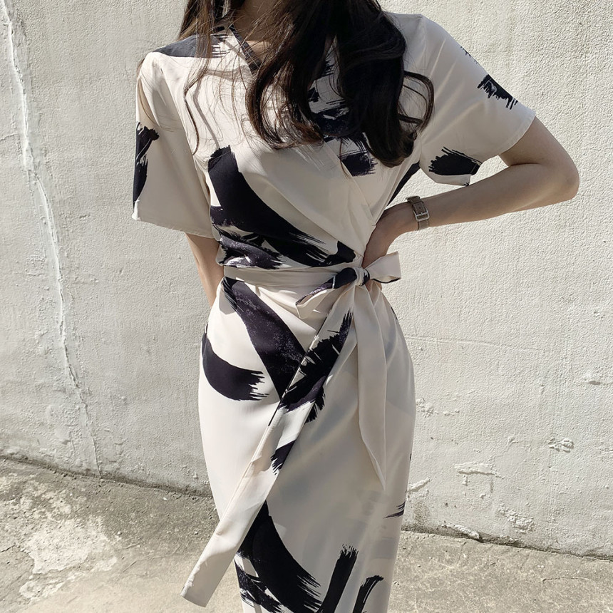 Summer Simple Ladies Loose Robe Casual Runway Dresses Women Elegant Retro Ink Printing V-neck Lace-up Slim Dress 210506
