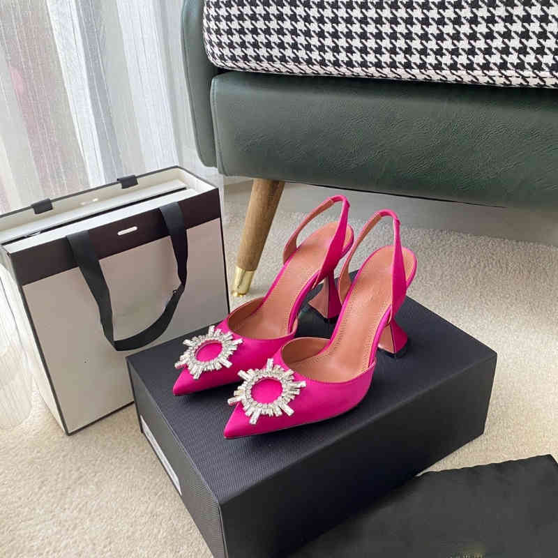 Sandals Primavera e verão nova apontou sandálias de salto cetim sexy sol flor fivela feminino INVS, 1# shoe box 
Sandals Primavera e verão nova apontou sandálias de salto cetim sexy sol flor fivela feminino INVS, 1# shoe box