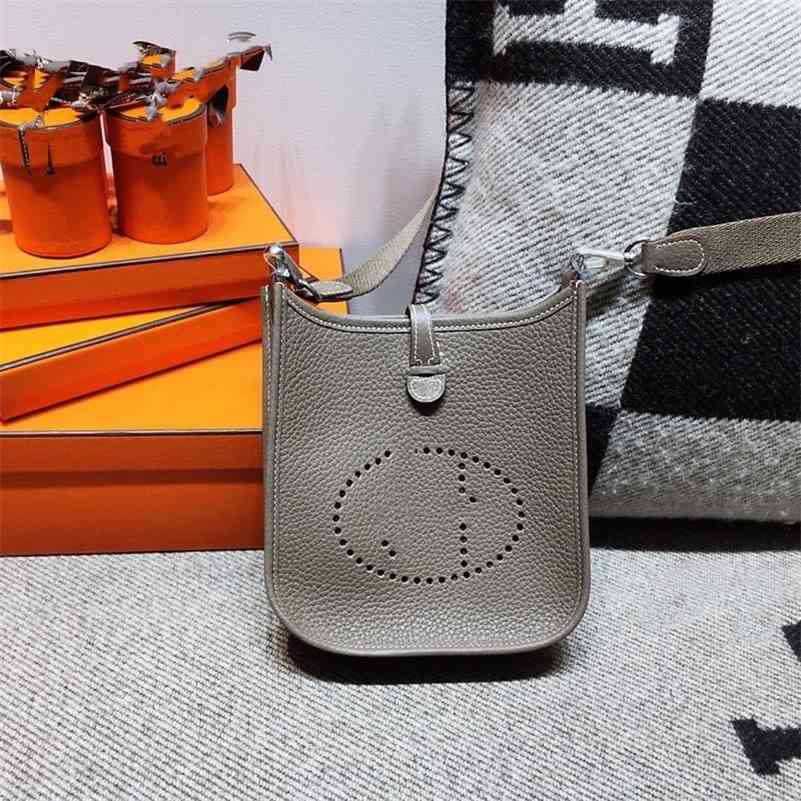 Luxury Series Togo Cowhide Bucket Bag Evelyn Cowhide Women's Bag Litchi Pattern h Hollow Out One Shoulder Messenger Bag wan OQ9F
Luxury Series Togo Cowhide Bucket Bag Evelyn Cowhide Women's Bag Litchi Pattern h Hollow Out One Shoulder Messenger Bag wan OQ9F