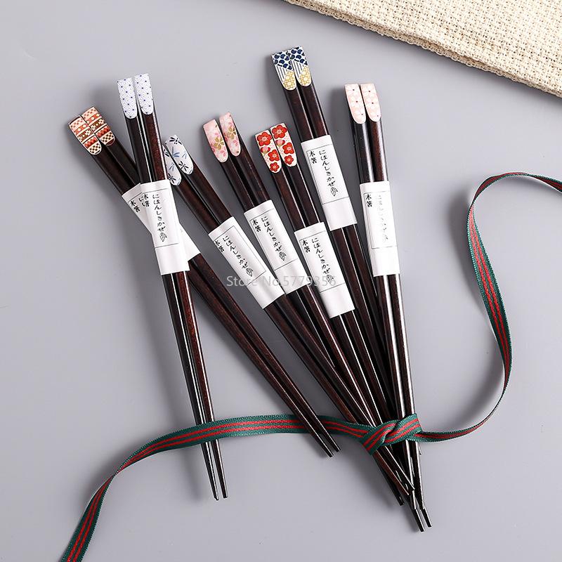 Japanese Style Wooden Chopsticks Creative Printing Household Solid Wood Tableware High-quality Nail
Japanese Style Wooden Chopsticks Creative Printing Household Solid Wood Tableware High-quality Nail