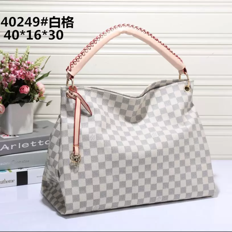 LVLOUISVITTON VUTTON 2021 HOT Hard woven bag for women classic shoulder bags clutch handbag luxury crossbody package evenin
LVLOUISVITTON VUTTON 2021 HOT Hard woven bag for women classic shoulder bags clutch handbag luxury crossbody package evenin