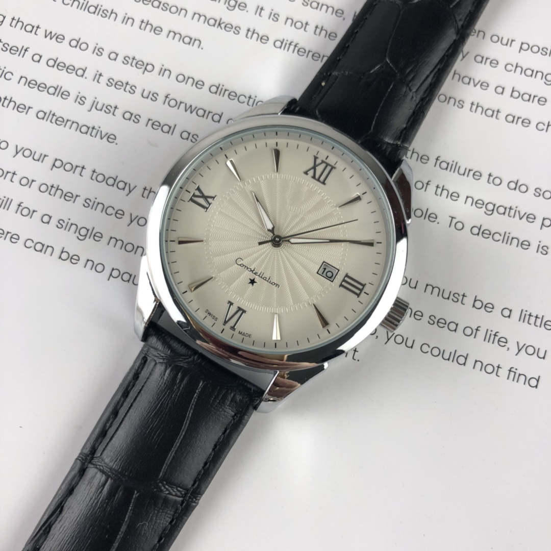 2022 high quality OMG fashion men's watch solid color simple style dial display calendar with buckle belt
2022 high quality OMG fashion men's watch solid color simple style dial display calendar with buckle belt