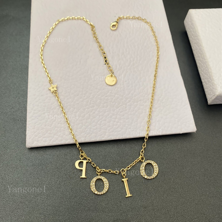 New 2021 Fashion letter gold chain necklace for mens and women Party lovers gift jewelry high quality
New 2021 Fashion letter gold chain necklace for mens and women Party lovers gift jewelry high quality