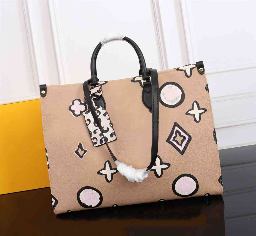 Designer Women Tote Wild at Heart Luxury Handbag Purse Shoulder Bag Crossbody Bags, Black
Designer Women Tote Wild at Heart Luxury Handbag Purse Shoulder Bag Crossbody Bags, Black