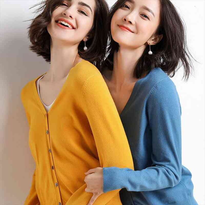 autumn winter women long sleeve knitted button up cardigan v neck knitted korean clothes mujer outerwear feminino, White;black
autumn winter women long sleeve knitted button up cardigan v neck knitted korean clothes mujer outerwear feminino, White;black
