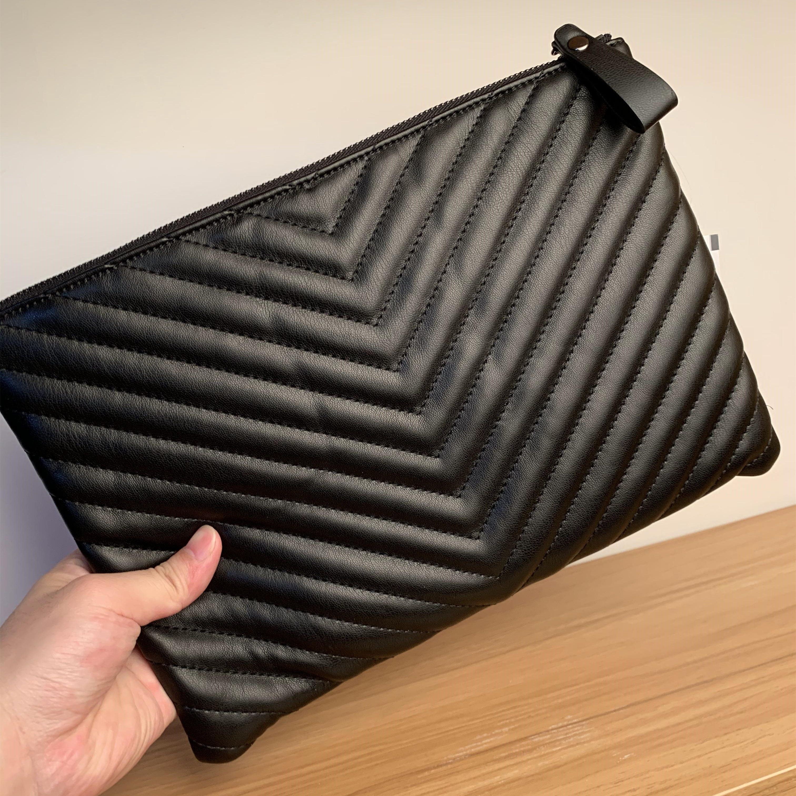 Mens Wallets wallet Clutch handbags briefcase zipper Business credit card holder large Checkbook casual high-quality fashion leather women's without box
Mens Wallets wallet Clutch handbags briefcase zipper Business credit card holder large Checkbook casual high-quality fashion leather women's without box