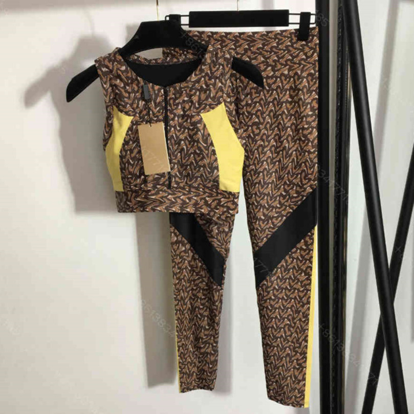 Designer leggings yoga suit lul vest and trousers logo letter printing slim fit legging sports vest 2 piece super elastic sweat absorbing womens designer clothes a1
Designer leggings yoga suit lul vest and trousers logo letter printing slim fit legging sports vest 2 piece super elastic sweat absorbing womens designer clothes a1