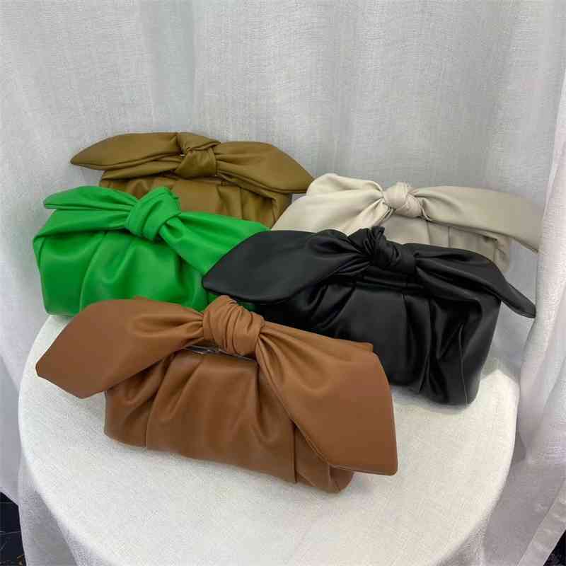 Women Luxurys Designers Bags 2021 Leather underarm bow and fold cloud for spring summer High-qual Designer Handbag Handbags Totes Crossbody Bag
Women Luxurys Designers Bags 2021 Leather underarm bow and fold cloud for spring summer High-qual Designer Handbag Handbags Totes Crossbody Bag