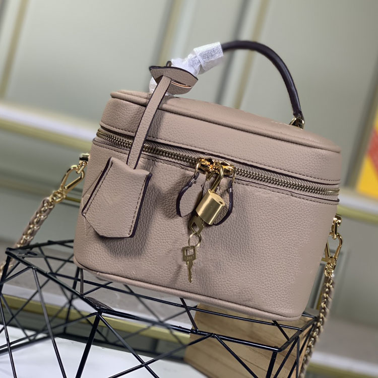 Top Quality womens Luxury Designer Cosmetic Bag lady Handbags Purse crossbody Fashion Designers genuine leather Wholesale shoulder M45599-s
Top Quality womens Luxury Designer Cosmetic Bag lady Handbags Purse crossbody Fashion Designers genuine leather Wholesale shoulder M45599-s