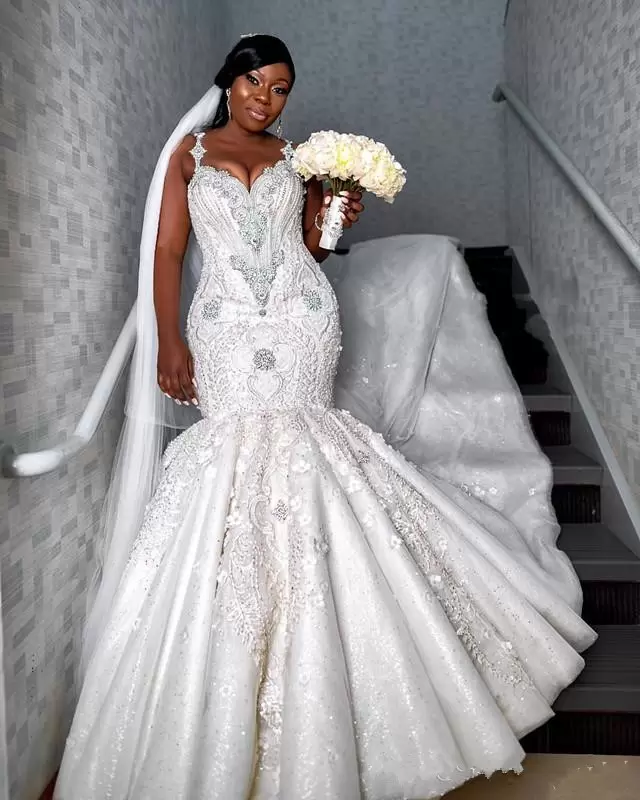 Mermaid Wedding Dresses Bridal Gown Spaghetti Straps Lace Applique Beaded Crystals Custom Made Plus Size Vestido De Novia Castle