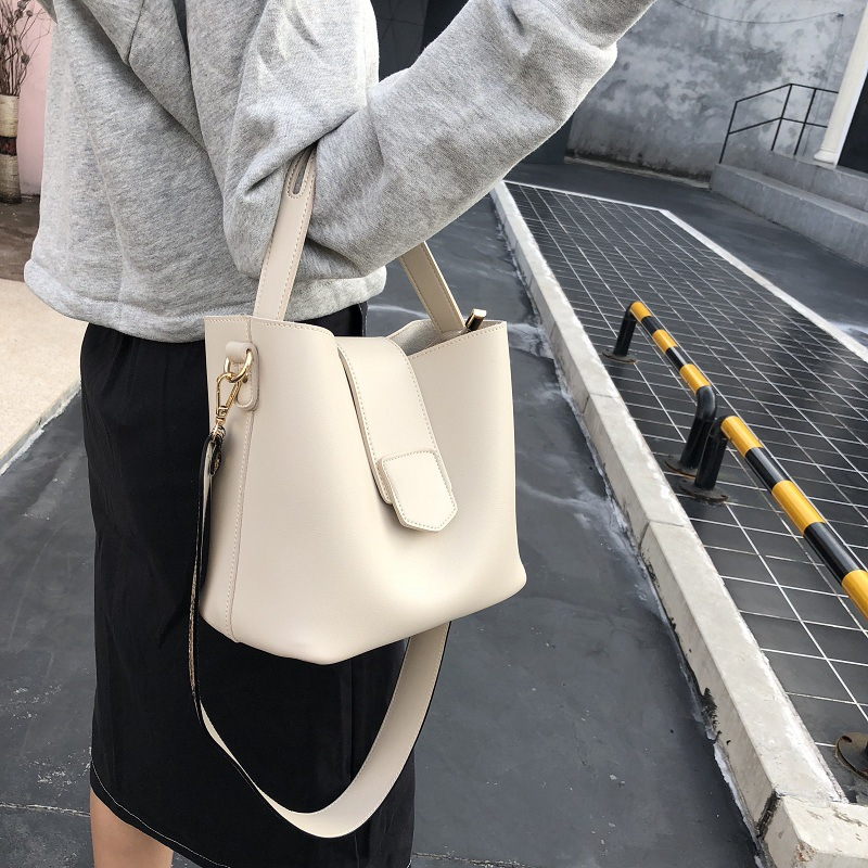 HBP SGARR Fashion Women PU Leather Bucket Handbags High Quality Ladies Shoulder Crossbody Bag Famous Designer Casual Small Tote Bags, Beige
HBP SGARR Fashion Women PU Leather Bucket Handbags High Quality Ladies Shoulder Crossbody Bag Famous Designer Casual Small Tote Bags, Beige