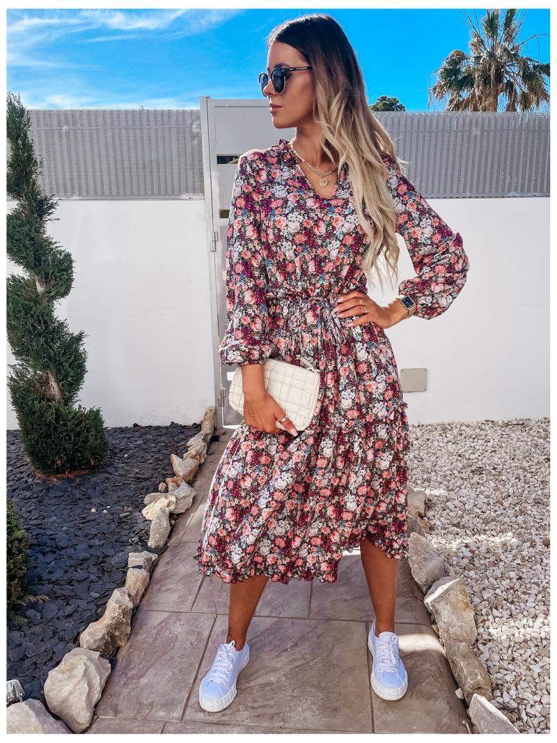20212021 summer women vintage dress high waist ruffle lady casual dress v-neck elegant floral printed puff sleeve female dress, Black;gray
20212021 summer women vintage dress high waist ruffle lady casual dress v-neck elegant floral printed puff sleeve female dress, Black;gray