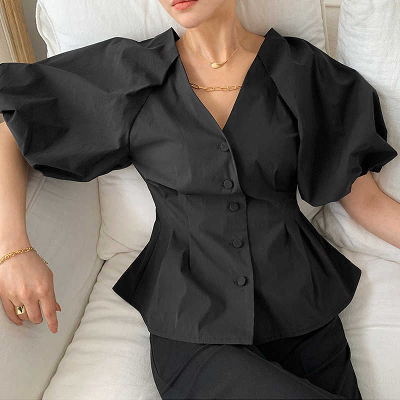 Korejpaa Women Shirt Summer Korean Chic Temperament Deep V-Neck Halter Single-Breasted Pleated Waist Lantern Sleeve Blouses 210526