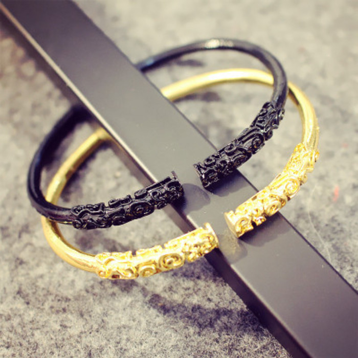 Dasheng's Return Ruyi Gold Hoop Stick Bracelet Men's and Women's Same Personality Creative Couple Bracelet Q0719
Dasheng's Return Ruyi Gold Hoop Stick Bracelet Men's and Women's Same Personality Creative Couple Bracelet Q0719