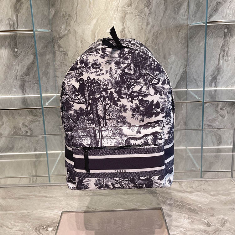 classic men and women backpacks Designer backpack outdoor school bag size 35*42cm fashion travel bags high capacity
classic men and women backpacks Designer backpack outdoor school bag size 35*42cm fashion travel bags high capacity