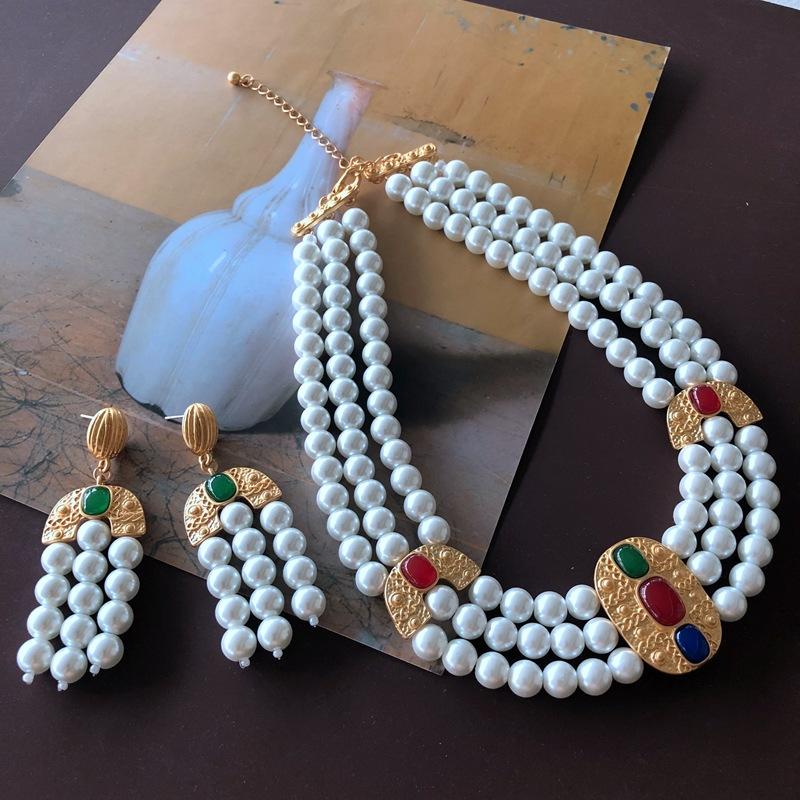 Chokers Retro Colored Pearl Hepburn Style Woman's Necklaces