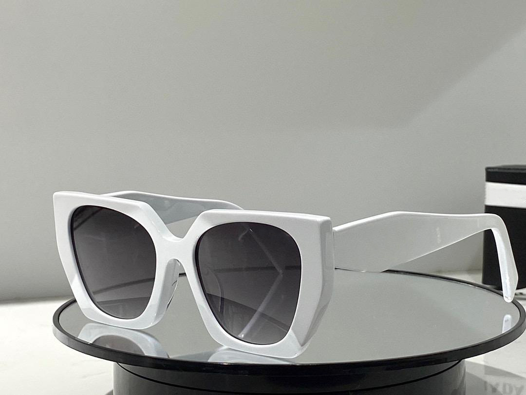 Sunglasses For Men and Women Summer style 15WS Anti-Ultraviolet Retro Plate Full frame fashion Eyeglasses Random Box
Sunglasses For Men and Women Summer style 15WS Anti-Ultraviolet Retro Plate Full frame fashion Eyeglasses Random Box
