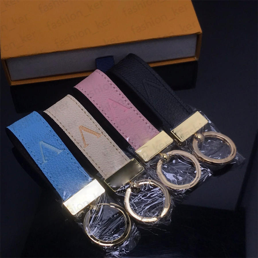 Fashion Key Buckle Car Keychain Handmade Leather Bags Keychains Man Woman 4 Colors Top Quality