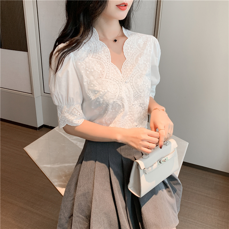 Summer White Short Sleeve Shirts Women Tops Casual Sweet V Neck Blouse Cotton Embroidery Clothing Blusas 13102 210508