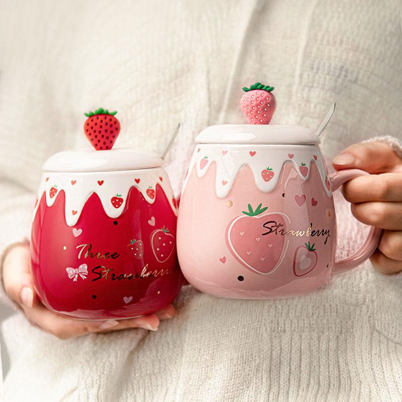 Mugs Beauty Strawberry Cup With Cover Spoon Mug Female Student Korean Version Lovely Ins Coffee Household Ceramic Breakfast Cu L1
Mugs Beauty Strawberry Cup With Cover Spoon Mug Female Student Korean Version Lovely Ins Coffee Household Ceramic Breakfast Cu L1