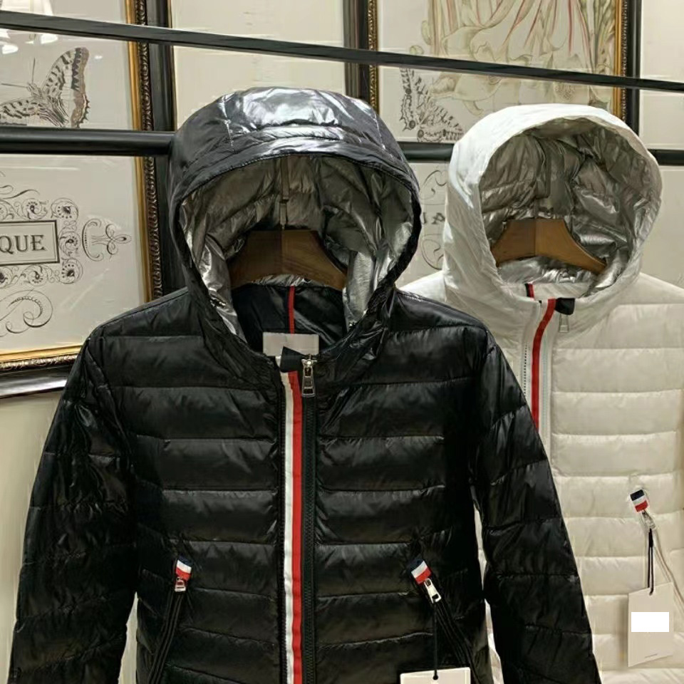 monclair Luxury French men's down jacket maya france brand designer zipper parka Hooded collar Silver cap coat, Supplement (not shipped separately)
monclair Luxury French men's down jacket maya france brand designer zipper parka Hooded collar Silver cap coat, Supplement (not shipped separately)
