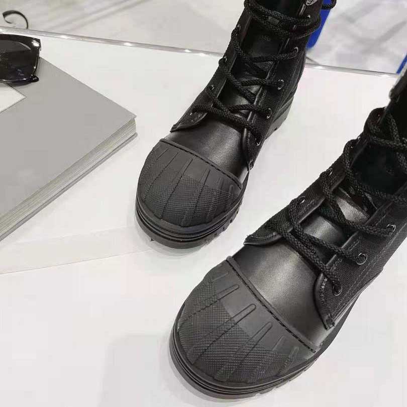 2021 Women Platform MAJOR Ankle Boots Fashion Letter Embroidered Oak Black Cow Leather Martin Boot Top Designer Ladies winter shoes size 35-41
2021 Women Platform MAJOR Ankle Boots Fashion Letter Embroidered Oak Black Cow Leather Martin Boot Top Designer Ladies winter shoes size 35-41