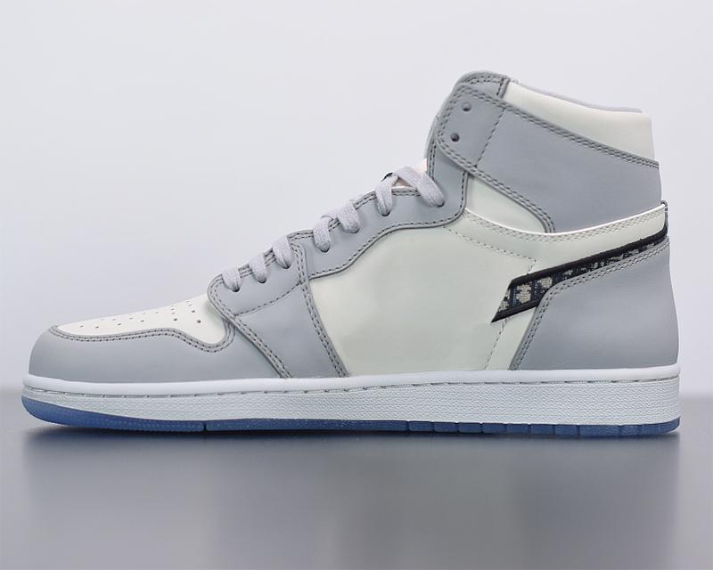 Authentic womens Jumpman 1 Retro High OG Basketball Shoes Wolf Grey Sail Outdoor SNKRS Sports With Original Box Fast Delivery
Authentic womens Jumpman 1 Retro High OG Basketball Shoes Wolf Grey Sail Outdoor SNKRS Sports With Original Box Fast Delivery
