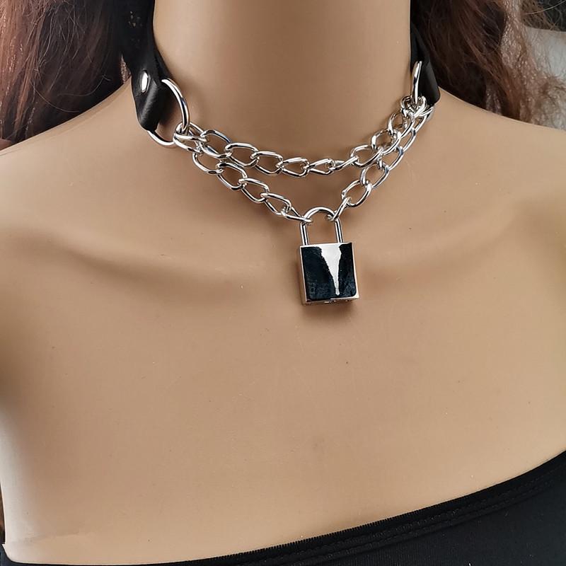 Pendant Necklaces Leather Collar And Peach Heart Lock Necklace Vintage For Women Choker Aesthetic Kpop Women's Neck Chain Goth Accessories
Pendant Necklaces Leather Collar And Peach Heart Lock Necklace Vintage For Women Choker Aesthetic Kpop Women's Neck Chain Goth Accessories